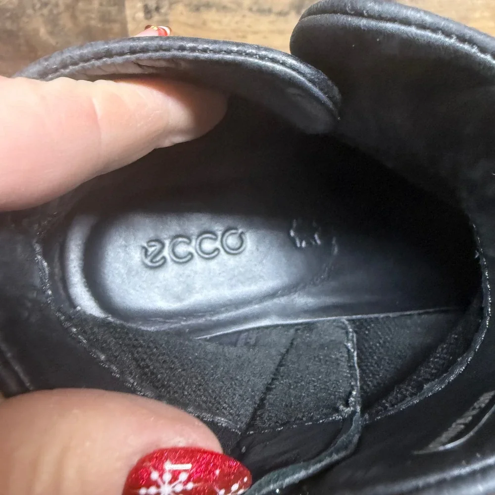ECCO Black Leather Ankle‎ Boots Zipper Wedge Heel Women's Size 39